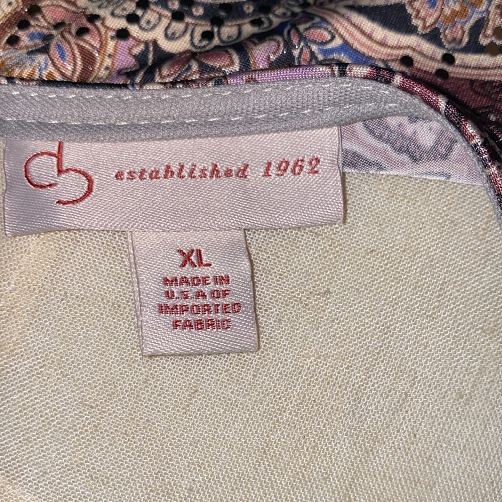 DB Established 1982 blouse 3/4 sleeve, v-neck, paisley print, ruched detail - Picture 6 of 8